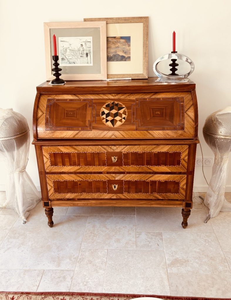 ébéniste armoire ancienne table et chaise à cannes