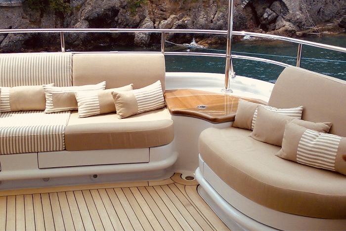 réparer cuir de bateau Watch à cannes
