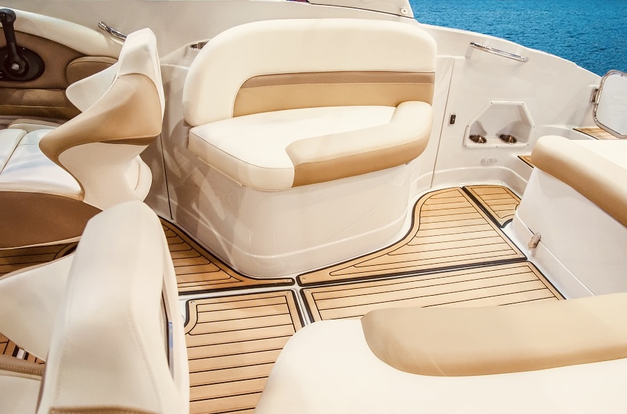 rénovation canapé de bateau à cannes